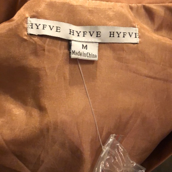 HYFIVE SLEEVELESS OVERCOAT - Picture 5 of 6